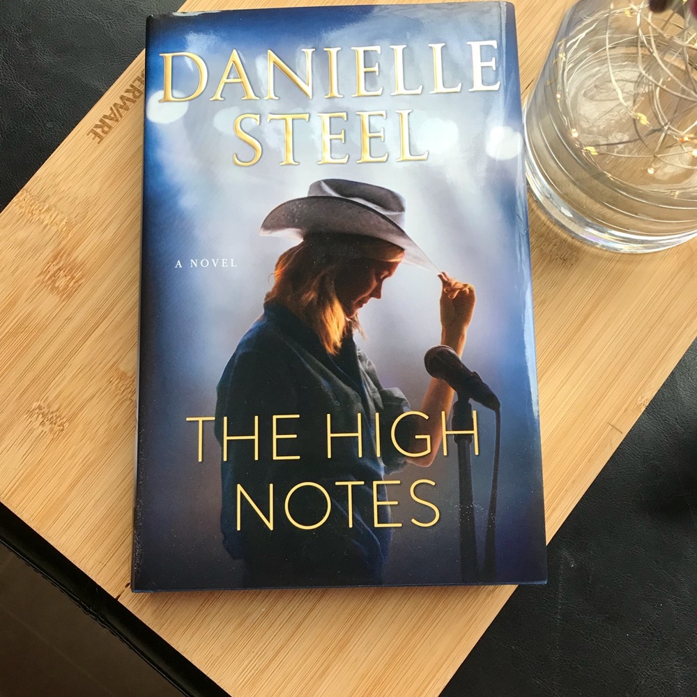 The High Noted
by DANIELLE STEEL